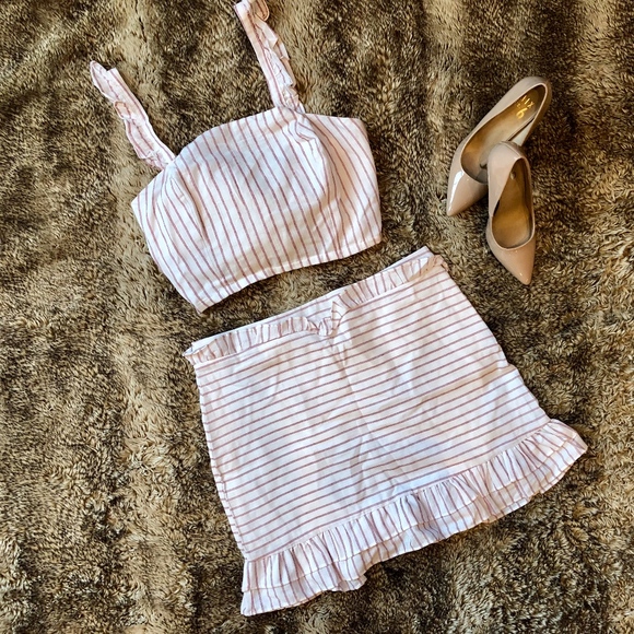 NWOT two (2) piece set striped white red top skirt - Picture 3 of 6